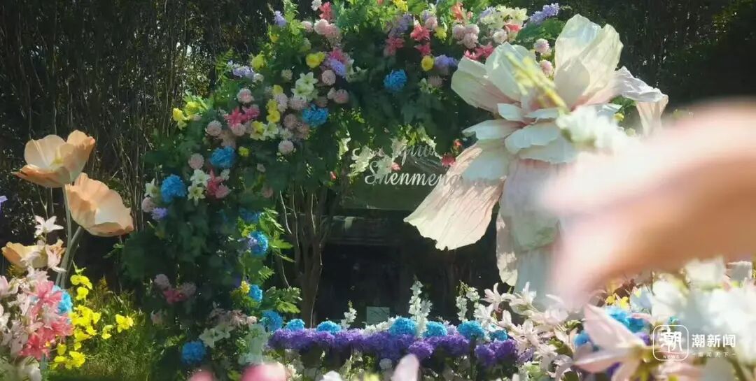 未来的婚礼形式，必将更加多元。仪式可以简化，但爱意不会减损；流程可以创新，但真心始终如一。