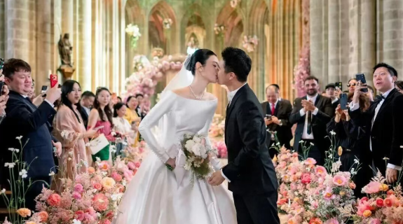 奚梦瑶何猷君世纪婚礼！