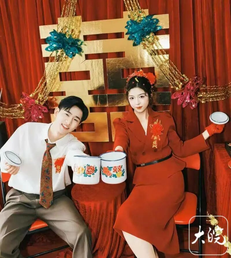 新人办复古港风婚礼！