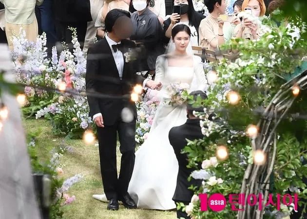 韩国女星张娜拉婚礼现场曝光！